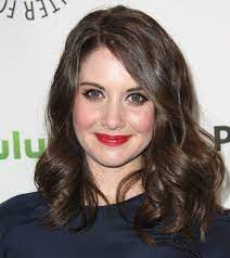 Alison Brie Red Lipstick Alison Brie Brie Beautiful Redhead