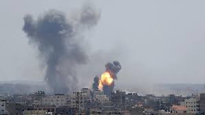 Seit montag wurden bereits mehr als 2000 raketen aus dem gazastreifen auf israel abgefeuert. Hunderte Raketen Aus Gaza Israel Reagiert Mit Luftangriffen N Tv De