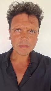 Erwin Antonio's Instagram, Twitter & Facebook