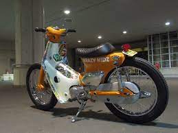 さりげなくファイヤーストーンタイヤ履いてます スーパーカブ50 スーパーカブ ホンダカブ
