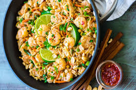 La Recette La Plus Facile De Pad Thai Aux Crevettes 20 Minutes Cuisine Pad Thai Crevettes Recette Pad Thai Crevette Et Recette