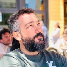 Oscar Iglesias's Instagram, Twitter & Facebook