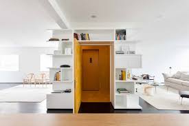 Mit unserer preissuchmaschine findest du dein lieblingsprodukt zum günstigsten preis. A Huge Kitchen Island Dining Table Takes Center Stage In This Apartment In Brazil Sao Paulo State Of Sao Paulo Brazil