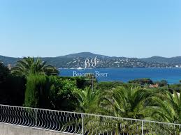 Villa A Vendre Avec Belle Vue Mer A A Sainte Maxime La Croisette Villa D 39 Environ 150ma Avec Garage Sou Villa A Vendre Appartement Sous Sol Sainte Maxime