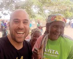 Foi um sucesso a 24ª Semana Espírita de Londrina O médico Andrei Moreira  fala-nos sobre a ONG Fraternidade sem Fronteiras