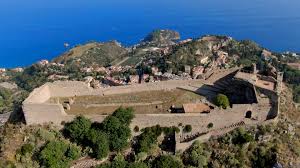 CASTELLO DI TAORMINA � Parco archeologico di Naxos e Taormina