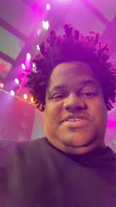 Fundo de quintal canta madrinha Beth Carvalho ❤️🎶🙌🏿🙏🏿, Samba Book ,  @grupofundodequintal , #tiagotestaoficial , #fundodequintal , #bethcarvalho  , #madrinha , #sambabook , #gratidão , #deusnocomando , ...