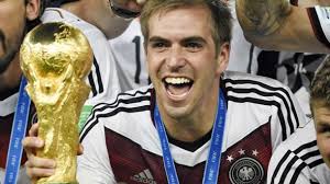 Nach der zeit in kanada ist er mit seinem bus auf tour gegangen und hat. Kapitan Philipp Lahm Tritt Als Nationalspieler Zuruck