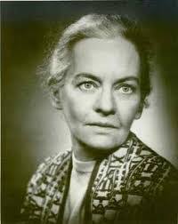 Harriet Simpson's Instagram, Twitter & Facebook