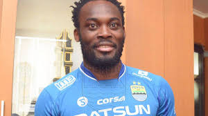 Nonton live streaming, highlight & berita persib bandung di liga 1, piala menpora hingga piala presiden. Essien Ex Chelsea Real Madrid Player Joins Indonesians Persib As Com