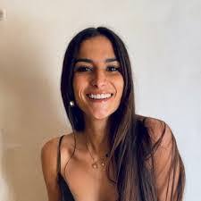 Aida Dabit's Instagram, Twitter & Facebook