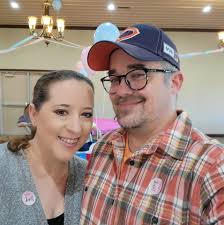 Warning about suspicious vehicle in Carmi area