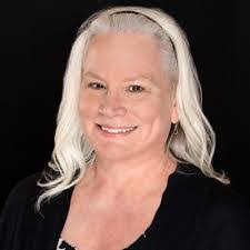 Ellen Irish's Instagram, Twitter & Facebook