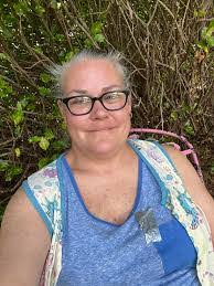 Elise Morrison's Instagram, Twitter & Facebook