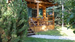 If you're looking for your perfect holiday cabin in the rocky mountains, golden offers a wide range from cosy, rustic cottages and cabins to large, luxurious lodges. Cabins Cottages In Golden Tourism Golden British Columbia Canada