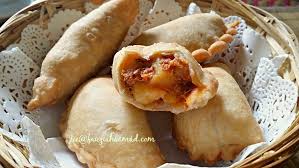 Perbezaan resepi hari ini dengan resepi yang telah saya cuba sebelum ini ialah kuantiti air. Karipap Sardin Dah Sejuk Pun Masih Ranggup