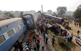 100 die in northern India train wreck ...