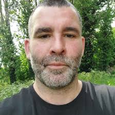 One of my first abstracts..im not a professional artist and have never  studied it..it just felt right ..what do yous think?.