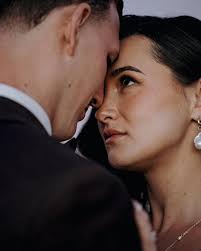 shania_performotion and I are almost opposites with how we're built. So it  makes sense that we would lift differently and apply different cues with  our training. I recently had a breakthrough when