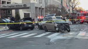 1 killed in 5-car crash in downtown DC
