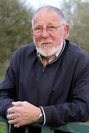 To anyone who wishes to attend Des Groves funeral it is likely this Friday,  at 11AM. Gregson & Weight Funeral Directors. 5 Gregson Place, Caloundra.  Just waiting