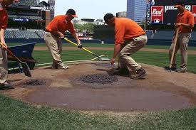 Building a quality pitcher's mound that will stand up to the wear and tear of play throughout the season takes a careful approach. How To Bind Up Your Mound Plate Area Wear Beacon Athletics