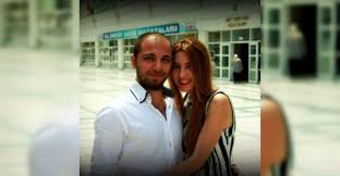 Aracinda Kalp Krizi Geciren Ogretim Gorevlisi Ezgi Sevincli Tarakci Hayatini Kaybetti Kalp Krizi Ogretim Ve Hayat