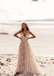 Wedding Dress Shop St Albans Boutique Wedding Dresses Hertfordshire Wedding Dress Shopping Fitted Wedding Dress A Line Wedding Dress