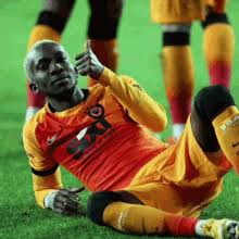Ferdi, altay ve vedat muriqi ise rekor ücretle. Onyekuru Galatasaray Gif Onyekuru Galatasaray Discover Share Gifs
