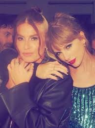 🎥|| @findingxfletcher performing 'Eras Of Us' at #fletcheronenightonlyla  🤍 ©