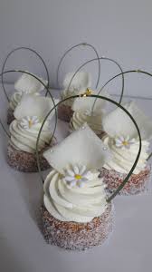 La Recette Permet De Preparer 7 Petits Cakes Individuels Dans Des Cercles A Entremet De 7 5cm De Diametre Composition Streus Petit Cake Vanille Gateau Sucre