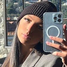 Naharai Bernal's Instagram, Twitter & Facebook