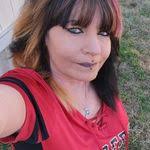 Dana Langille's Instagram, Twitter & Facebook