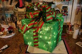 How To Make A Lighted Christmas Box Decoration Trendy Tree Blog Christmas Boxes Decoration Lighted Christmas Boxes Candy Christmas Decorations
