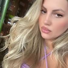 Email Address of @laurafleury__ Instagram Influencer Profile