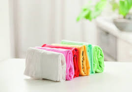 J'ai commencé à tester cette méthode il y a quelques. Comment Plier Un Tee Shirt Comme Marie Kondo En 5 Etapes Faciles Elle Decoration