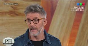 Daniel gollan me aburrió, es absolutamente aburrido, es absolutamente desagradable, arremetió esta mañana el periodista luis novaresio tras comentar los dichos del ministro de salud bonaerense según los cuales las aperturas de bares en. Luis Novaresio Detallo Como Le Conto A Su Madre Que Era Gay Y Que Fue Lo Que Mas Le Dolio De Su Reaccion Voxpopuli Tu Voz Es Noticia