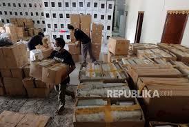 Pelaksanaan penghitungan dan pemungutan suara ulang, pemilihan lanjutan, dan pemilihan susulan 49 Pengawas Tps Kabupaten Bandung Positif Covid 19 Republika Online