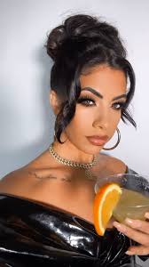 Mum Mum 🖤 #fyp #reels #reelsinstagram #transition #collab #collaboration  #hair #hairstylist #updo #updohairstyles #makeup #mua #makeupartist #90s ,  #photoshoot #homestudio