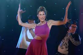 Adam sandler and jennifer aniston's new movie murder mystery is now streaming on netflix and there's a familiar face you'll see in the airplane scene at the beginning. Yes That Is Jackie Sandler As The Barracuda In The Wrong Missy On Netflix