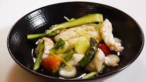 How to poach fish in aromatic court bouillon. Poisson Au Court Bouillon 750g Youtube