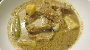 Sebut sahaja resepi ayam masak kurma, terus terbayang menu hidangan ini disediakan bersama nasi hujan panas atau nasi minyak bersama acar jementah ramai sahaja yang guna daging lembu atau pun daging kambing sebagai pengganti kepada daging ayam terutama di majlis kenduri perkahwinan. Resepi Kurma Kambing The Good Weekender