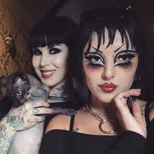 Swoooon... i love me some @anythingforselenaaas 🖤