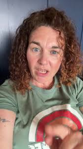 Beachwalksandbooktalk (@beachwalksandbooktalk)