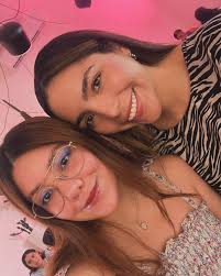 Vicky Valencia (@vicky_valencia) • Instagram photos and videos