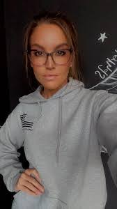 Fallon Owens's Instagram, Twitter & Facebook