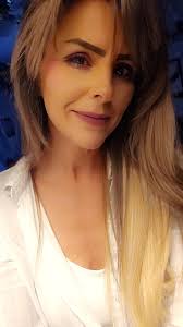 Confetti = Teardrops falling from my eyes as I finish this book. My heart💔 