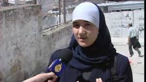 قامت قوات الاحتلال بالاعتداء على طاقم قناة الجزيرة وحطمت كاميرته كما يعتقل المراسلة جيفارا البديري في حي الشيخ جراح بالقدس المحتلة. ØªÙ‚Ø±ÙŠØ± Ù‚Ø¯ÙŠÙ… Ù„Ù…Ø±Ø§Ø³Ù„Ø© Ø§Ù„Ø¬Ø²ÙŠØ±Ø© Ø¬ÙŠÙØ§Ø±Ø§ Ø§Ù„Ø¨Ø¯ÙŠØ±ÙŠ Youtube