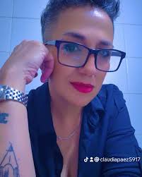 claudia paez 🦊🏳️‍🌈🛴