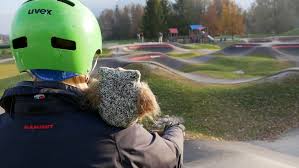 Kinder ab 10 jahren, nur mit schutzbekleidung. Funf Bikeparks Die Auch Im Winter Geoffnet Sind Bikepark Info